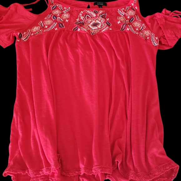 Feminine Embroidered Red Blouse - Picture 2 of 5